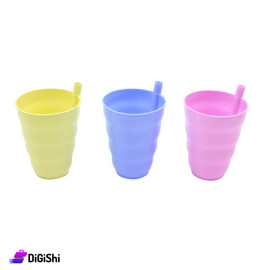 Set Of Plastic Cups With Straw
